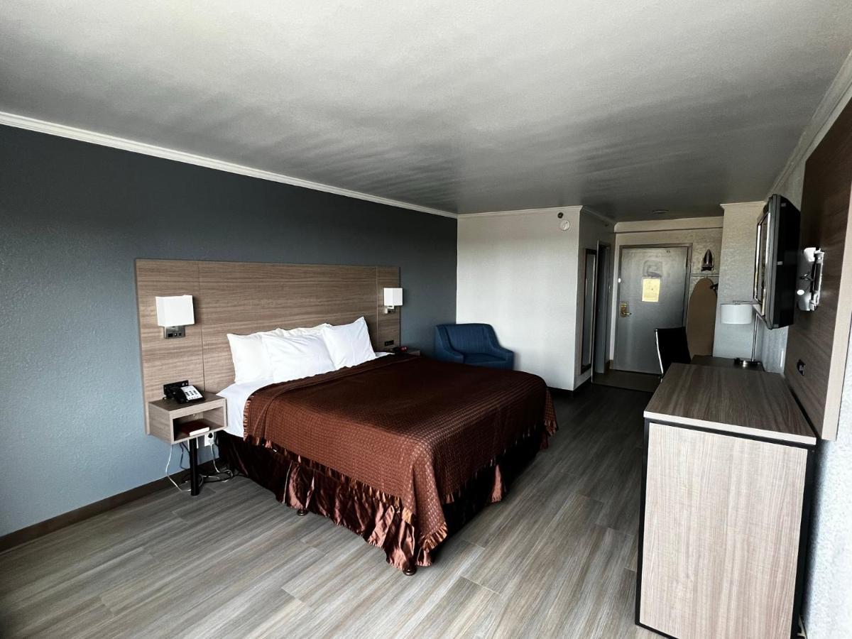 Super 8 By Wyndham Fort Worth Entertainment District 외부 사진