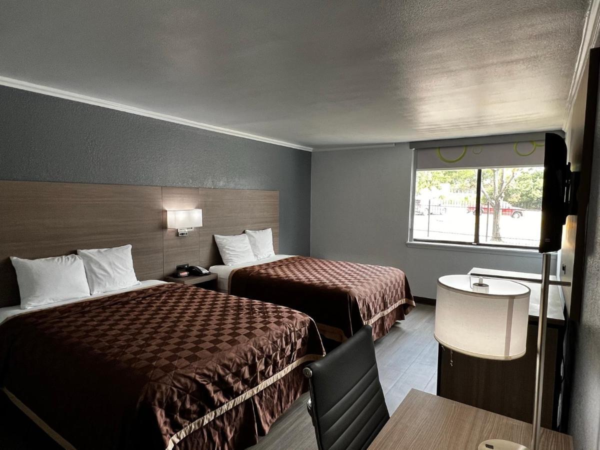 Super 8 By Wyndham Fort Worth Entertainment District 외부 사진