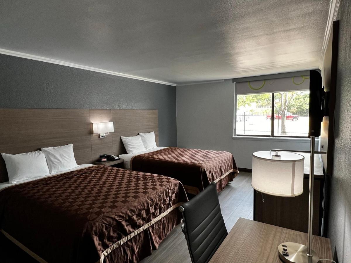 Super 8 By Wyndham Fort Worth Entertainment District 외부 사진