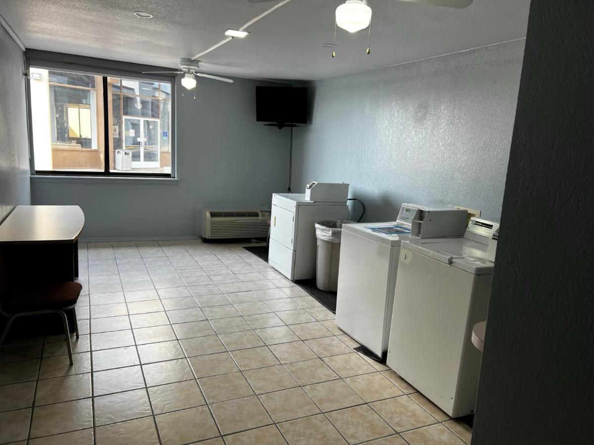 Super 8 By Wyndham Fort Worth Entertainment District 외부 사진